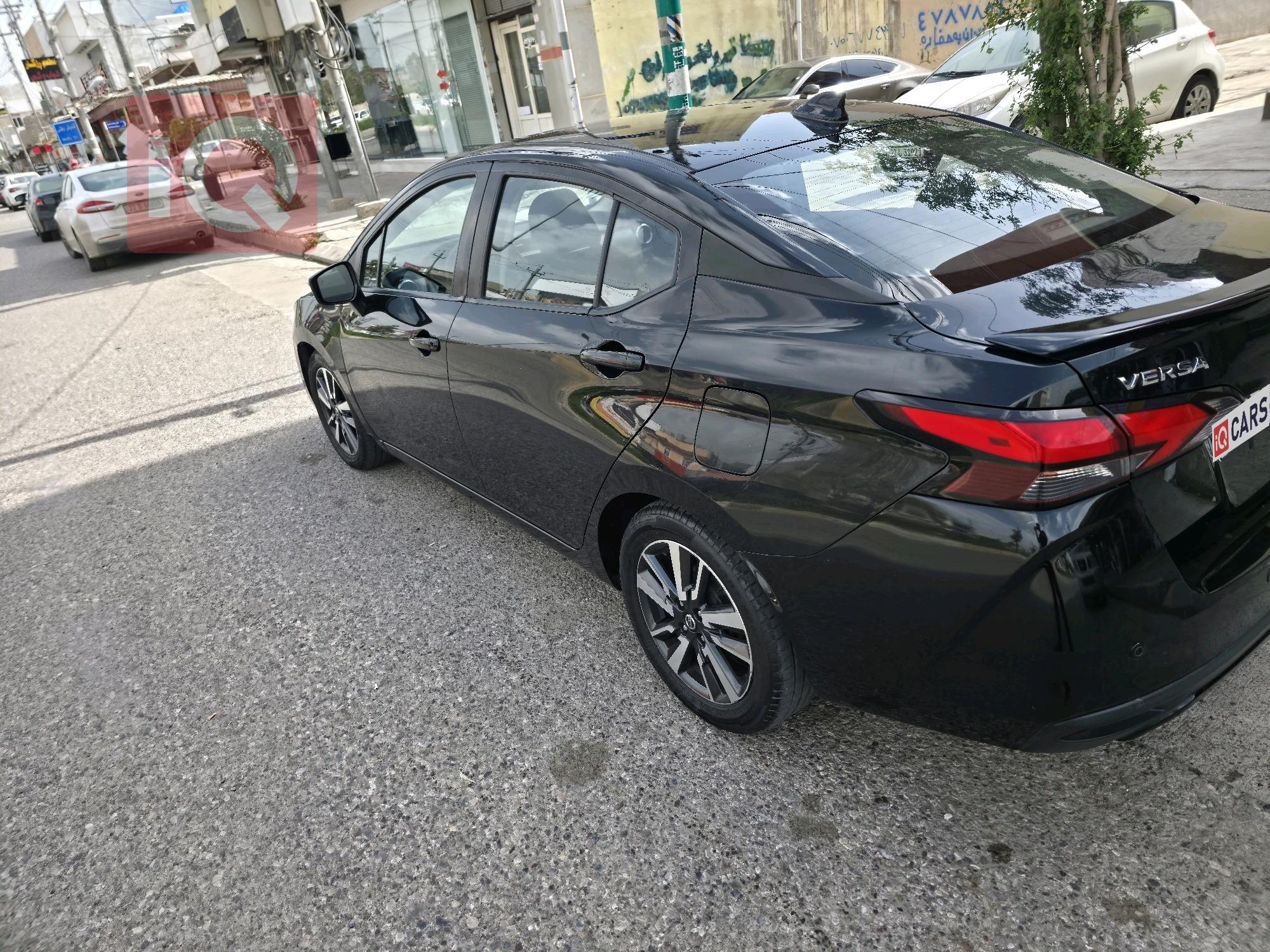 نيسان فيرسا